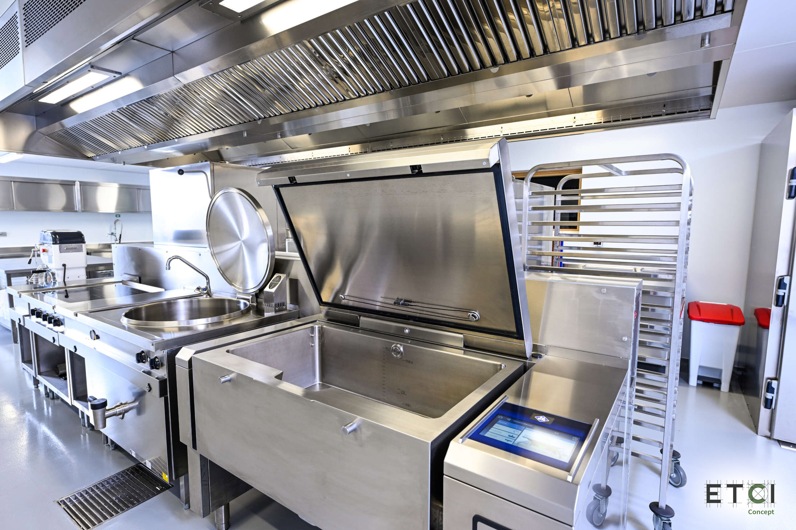 Poste de dressage et de finition des plats